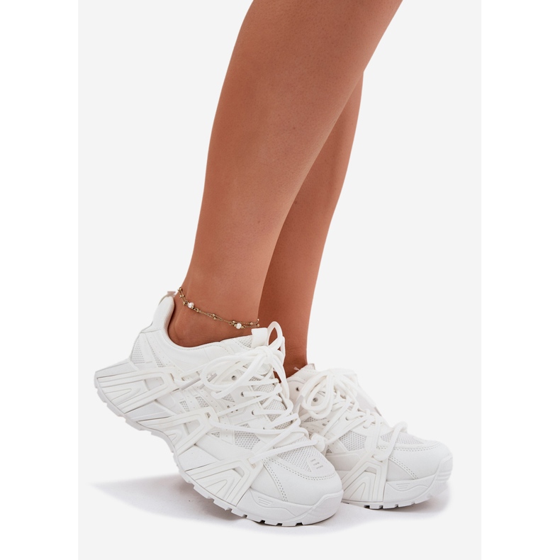 Baskets féminines avec un laçage double blanc 1