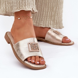 S.Barski Les tongs à talons plats pour femmes avec un ornement S. Barski KV51-089 Gold doré 2