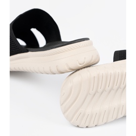 Pantres noires pour femmes sur la plate-forme Sergio Leone 1