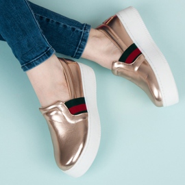 Kylie Slipons sur la plate-forme rose 1