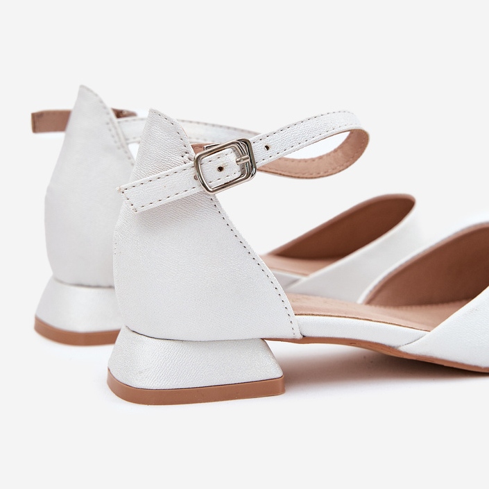 EVento Sandales à thee basse brillante des enfants blancs 1