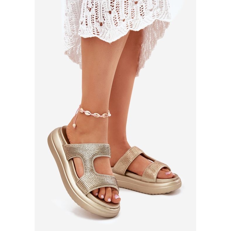 Inna Les tongs pour femmes décorés sur la plate-forme en or doré 1