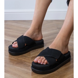 Slippers noirs avec rayures sur la plate-forme le noir 1