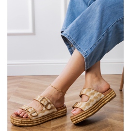 Volets beige avec des pinces sur les rayures 2