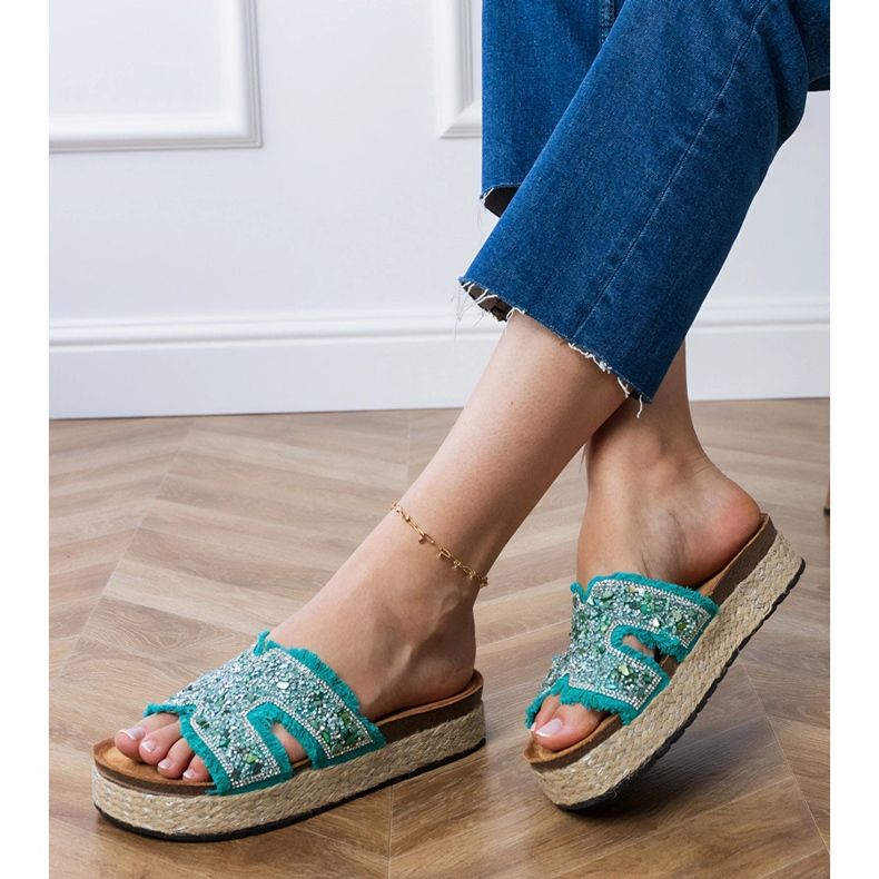 Espadrilles vertes avec zircons et cailloux 2