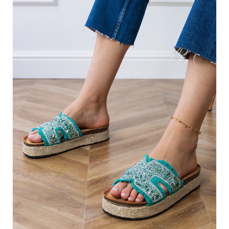 Espadrilles vertes avec zircons et cailloux 1
