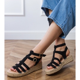 Sandales d'espadrilles noires sur une plate-forme basse le noir 2
