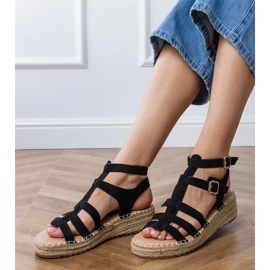 Sandales d'espadrilles noires sur une plate-forme basse le noir 4