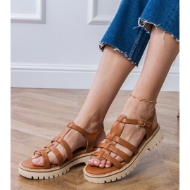 Sandales brunes avec une boucle 3