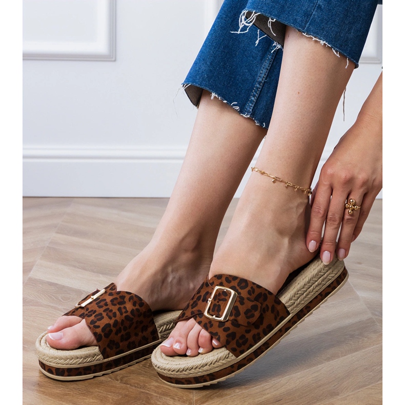 Panther tongs sur la plate-forme avec une boucle sur la barre brun 1