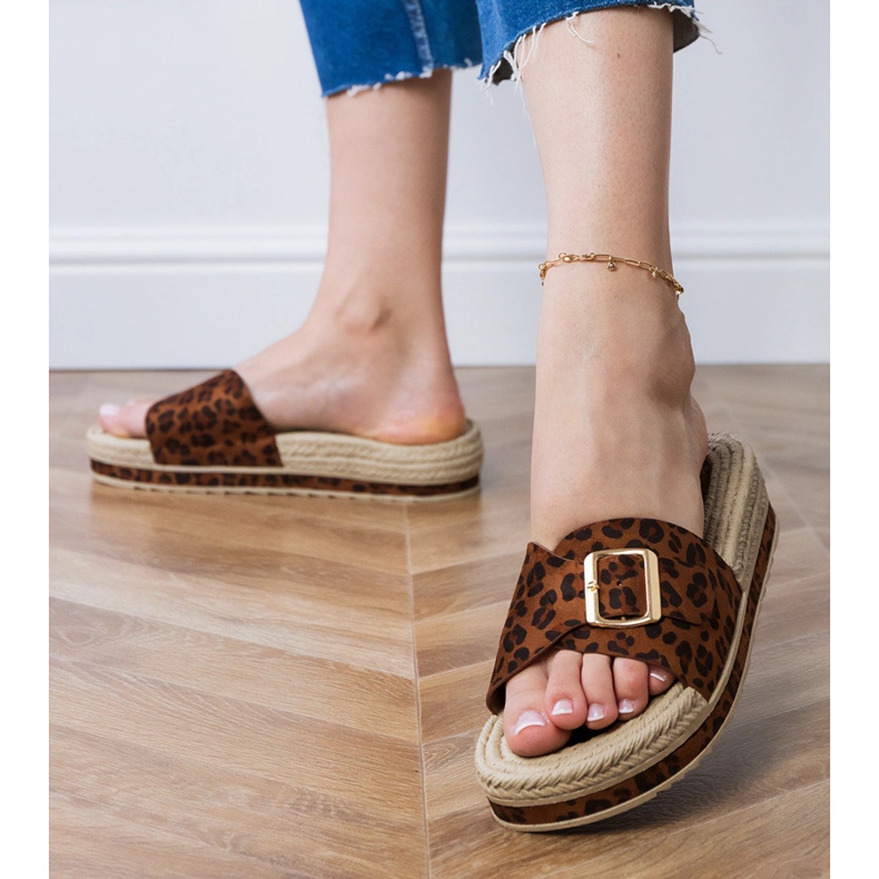 Panther tongs sur la plate-forme avec une boucle sur la barre brun 2