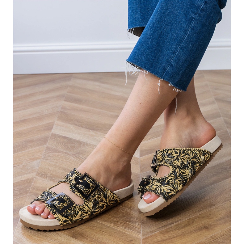 Volets au crochet noir avec des pinces sur les rayures le noir 2