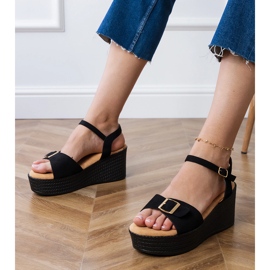 Sandales des femmes noires avec une boucle décorative le noir 1