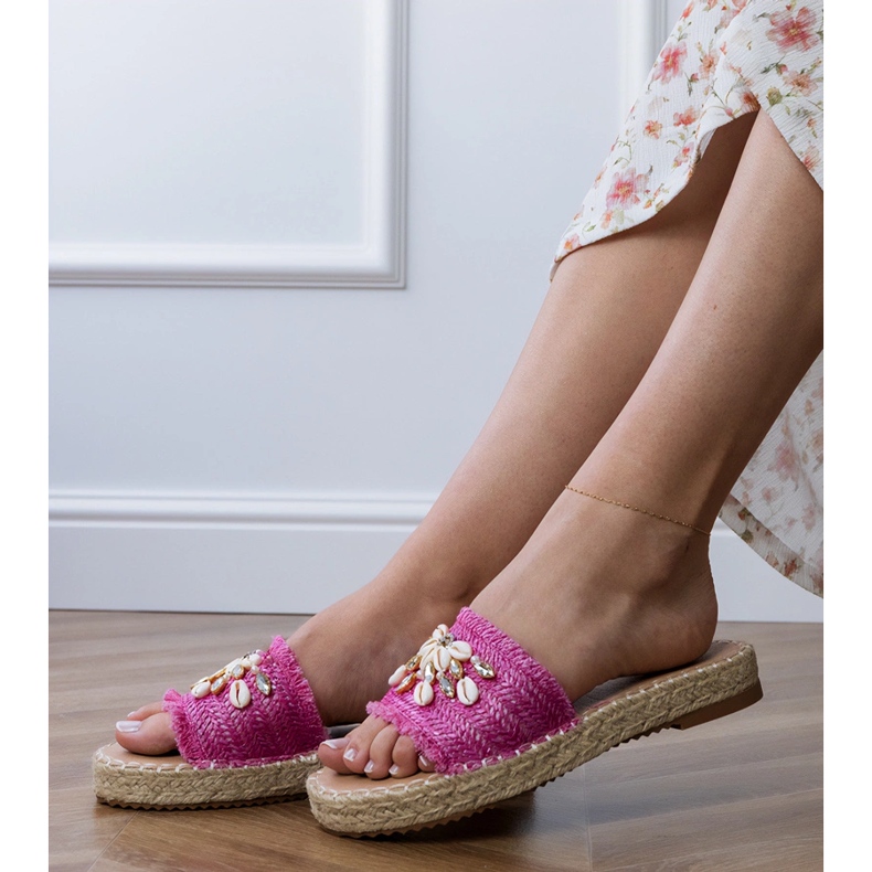 Espadrilles roses avec des coquilles 2