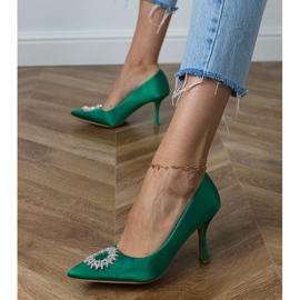Pompes en satin vert avec zircons 2