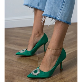 Pompes en satin vert avec zircons 4