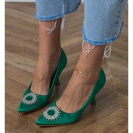 Pompes en satin vert avec zircons 5
