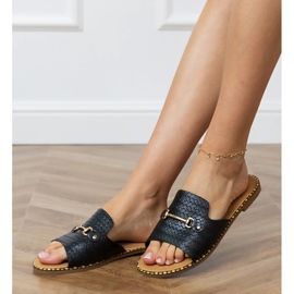 Les tongs plats noirs avec une décoration dorée le noir 2 Les tongs plats noirs avec une décoration dorée le noir 2