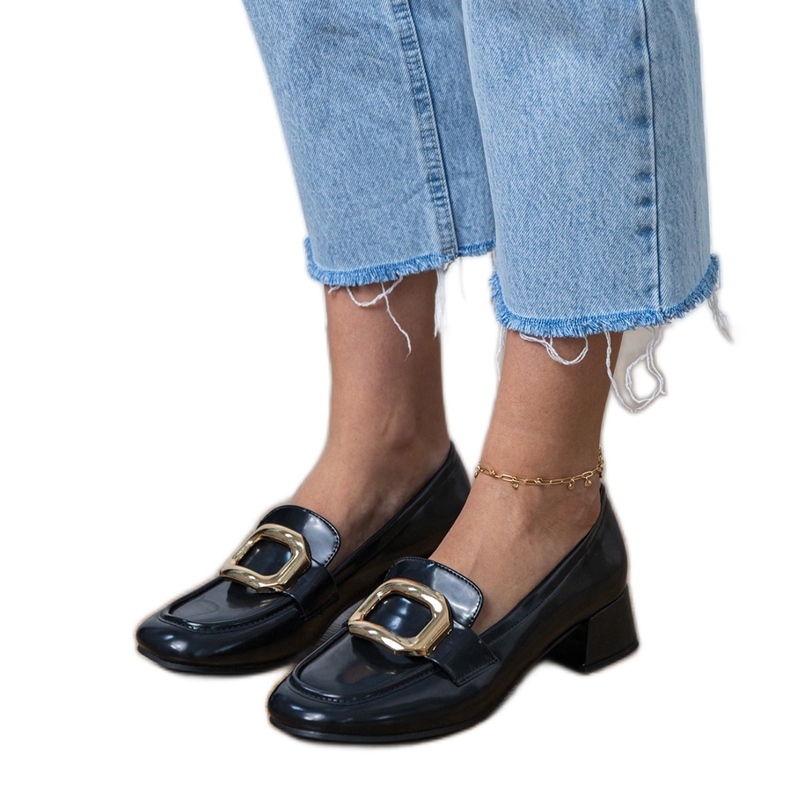 Chaussures à thèmes basses noires avec une décoration dorée 1