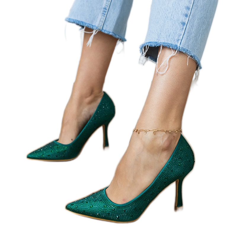 Pompes en satin vert avec zircons 1