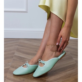 Green Flip -flops construit sur une semelle plate vert 2