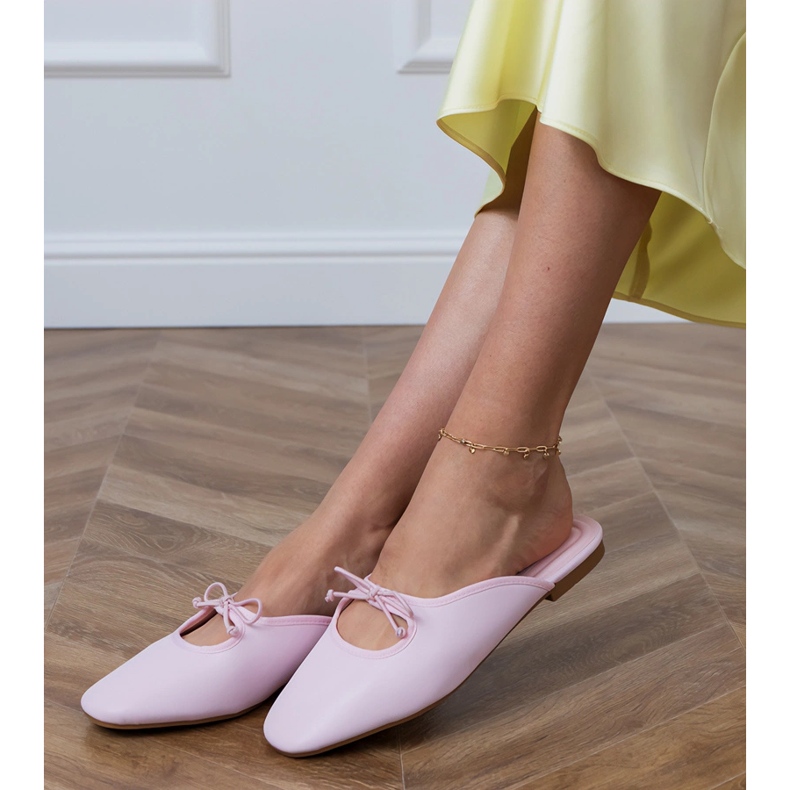 Flip rose -flops construit sur une semelle plate 2