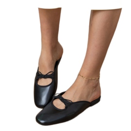 Black Flip -flops construit sur une semelle plate le noir 3
