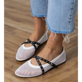 Ballerinas en filet en filet avec une boucle décorative blanche 3