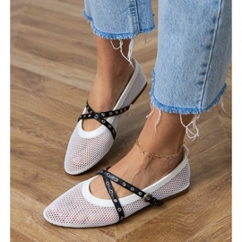 Ballerinas en filet en filet avec une boucle décorative blanche 4