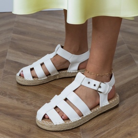 Sandales d'espadrilles blanches 1
