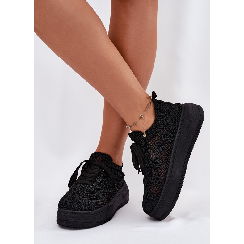 Baskets pour femmes sur la plate-forme avec une tige noire supérieure au crochet 2