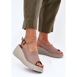 ARTIKER Sandales féminines en cuir naturel pour un cale Artker 54C0788 BEIGE DARK 2