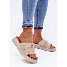Les tongs en daim des femmes avec Vinceza 66741 beige 2