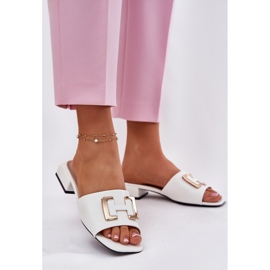 Vinceza Élégants pantoufles féminines sur un bloc avec un détail doré Vincez 62229 blanc blanche 2