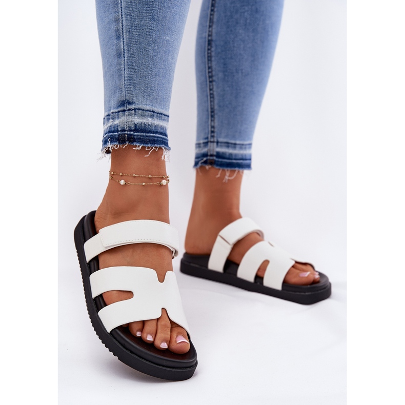 Les tongs des femmes avec Vinceza 17401 Velcro blanche 2