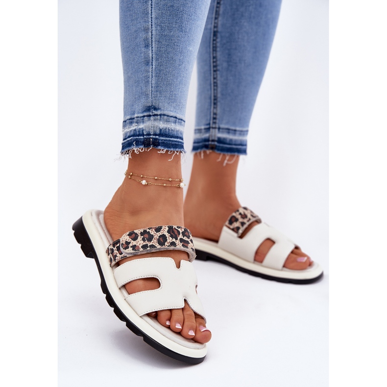 Les tongs en cuir des femmes Vinceza 66769 cloche légère beige 2