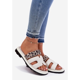 Les tongs en cuir des femmes Vinceza 66769 cloche légère beige 1