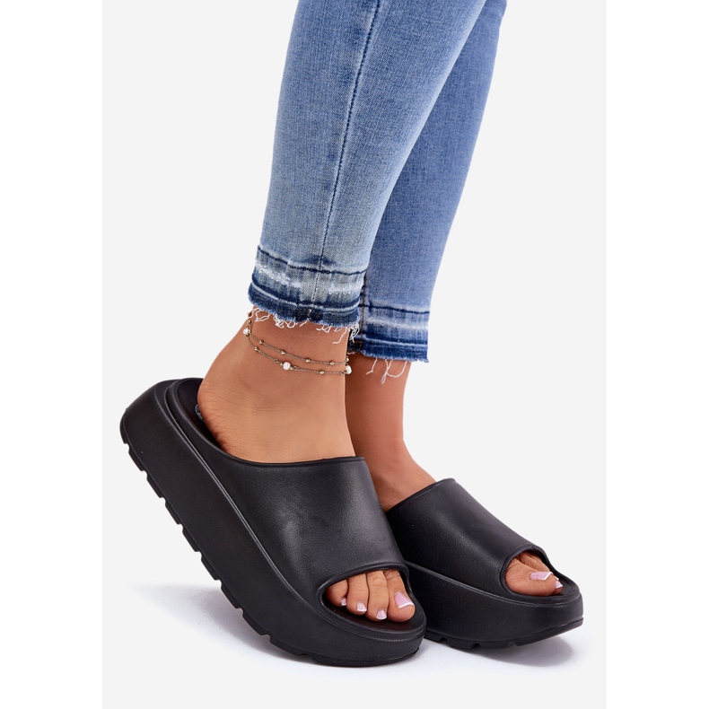 EVento Slippers de mousse pour femmes sur la plate-forme noire 1