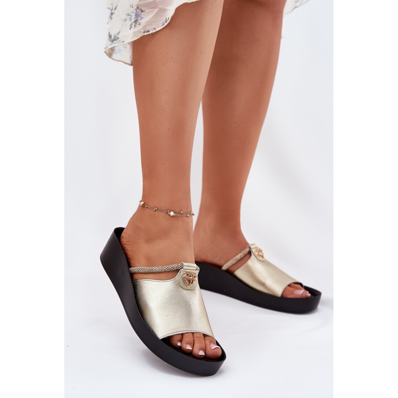 S.Barski Des tongs en cuir pour femmes avec une bande d'or décorative KV51-034 doré 2