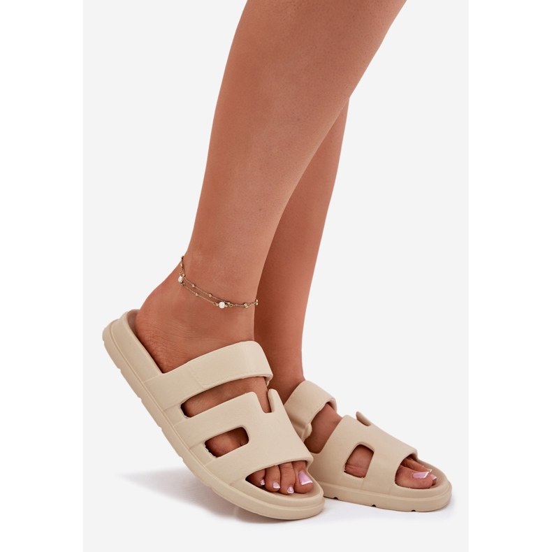 EVento Les tongs de mousse pour femmes beige 1