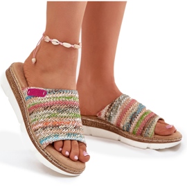 Les tongs pour femmes avec un coin multicolore plaqué 8