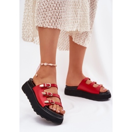 Les tongs pour femmes sur la plate-forme avec des rayures rouges 2