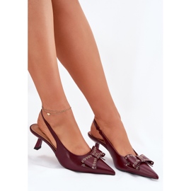 Pompes sur un talon avec un arc bordeaux rouge 4