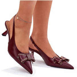 Pompes sur un talon avec un arc bordeaux rouge 7