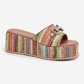 Cales féminines pour un coin avec une décoration de tresse et multicolore 2