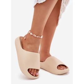 Les tongs de mousse pour femmes beige 1 Les tongs de mousse pour femmes beige 1