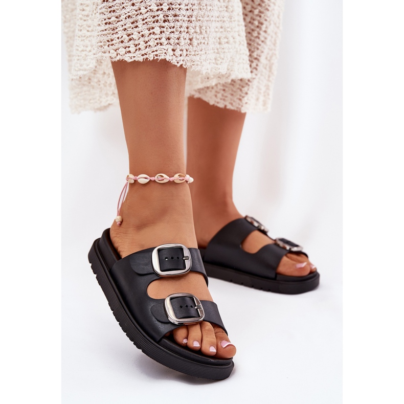 Les tongs pour femmes avec des pinces sur la plate-forme noire le noir 2 Les tongs pour femmes avec des pinces sur la plate-forme noire le noir 2