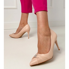 Pompes classiques beige sur une épingle avec zircons 3
