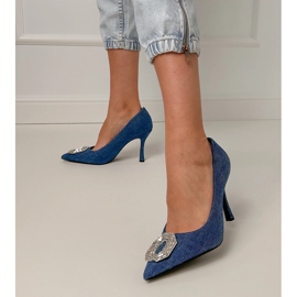 Pompes en jean sur une épingle avec zircons bleu 4