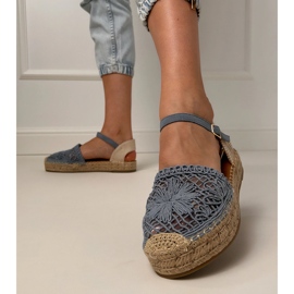 Sandales bleues en espadrile 4